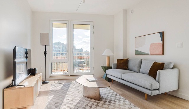 Blueground | Greenpoint, rooftop, nr Transmitter Park in New York