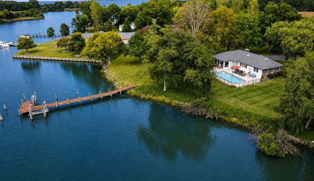 BOAT FISH CRAB SWIM RELAX! WELCOME TO YOUR EASTERN SHORE WATERFRONT ESCAPE! in Cambridge