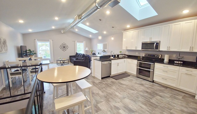 Bright, spacious loft in the heart of New London in New London