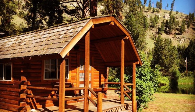 CAMP SULA - Deluxe Cabin #3 on the East Fork in Sula