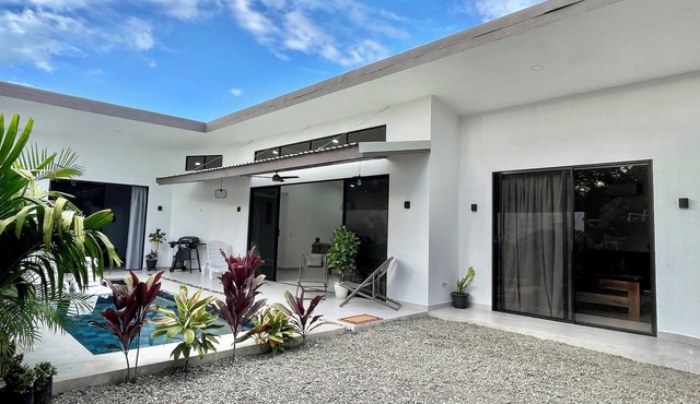 Casa Solaz-Up to 7 people, parking and private pool-Playa Negra, Puerto Viejo in Puerto Viejo de Talamanca