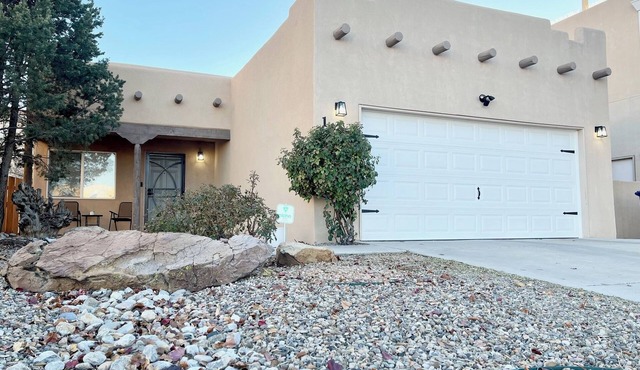 Casa de Cozy w/Hot Air Balloon Views in Albuquerque