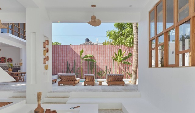 CASA OHMA, an elegant Maison de Charme with swimming pool in La Punta in Punta de Zicatela