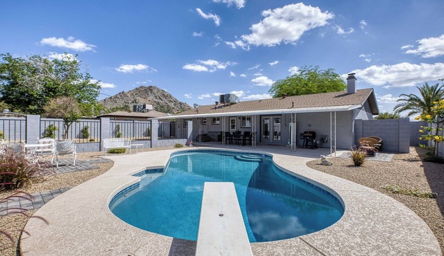 Centrally Located Oasis 1 Mi to Shadow Mountain! in Phoenix