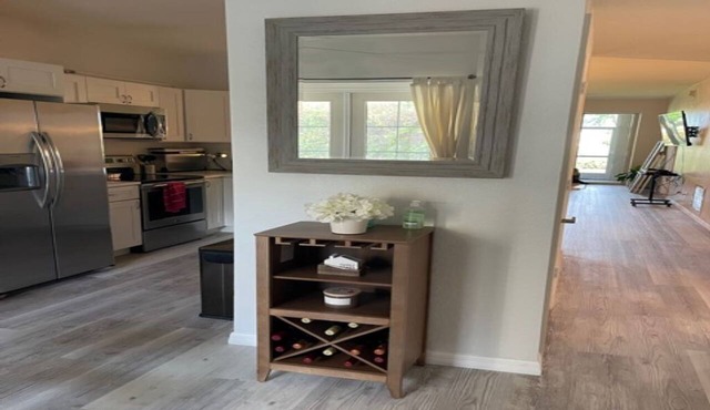 Charming 1st floor, 2 BR condo in delightful Naples with WiFi, AC, Beach in Naples