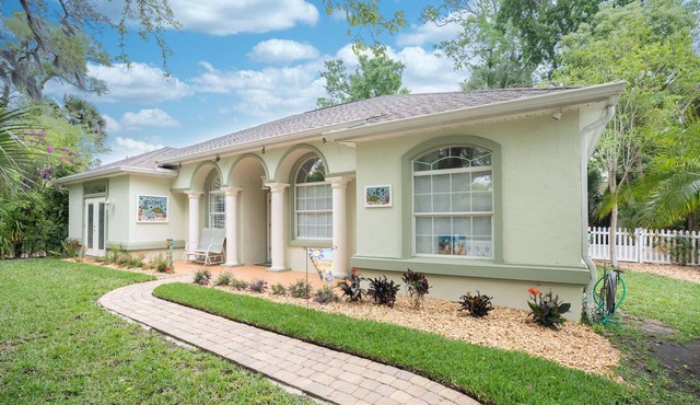 Charming 3BR/2BA Artisan Cottage, Heart of St. Augustine in St Augustine