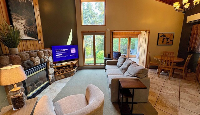 Charming Lakehome Central to Superior's North Shore Attractions 2 Bed/1 Bath in Two Harbors
