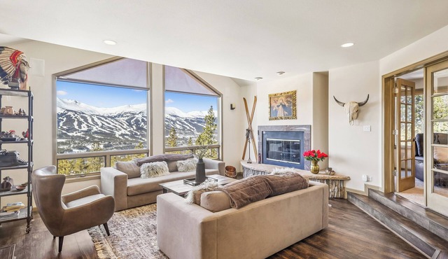 Charter Ridge 10: Baldy Mtn Townhome, Hot Tub & Fireplace, Big Views. in Breckenridge