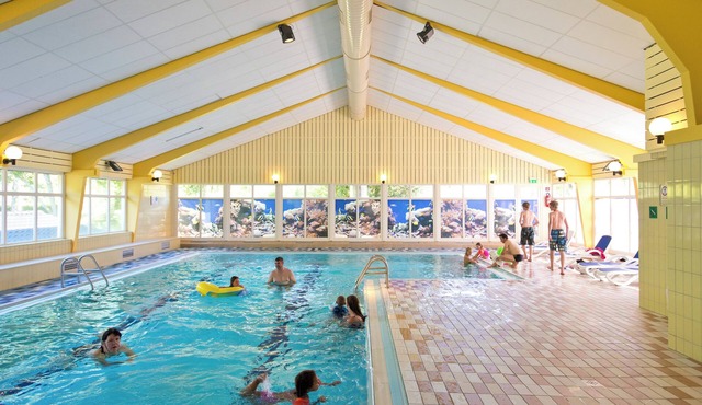 Comfort 6-person bungalow in the holiday park Landal Wirfttal in Stadtkyll