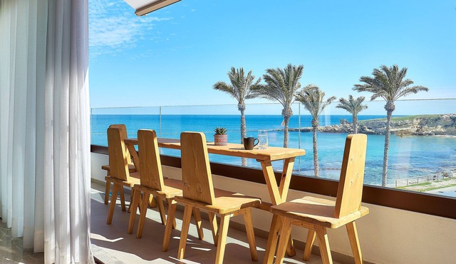 Cosmopolitan luxury apartment by Smaris Collection in Limenas Chersonisou