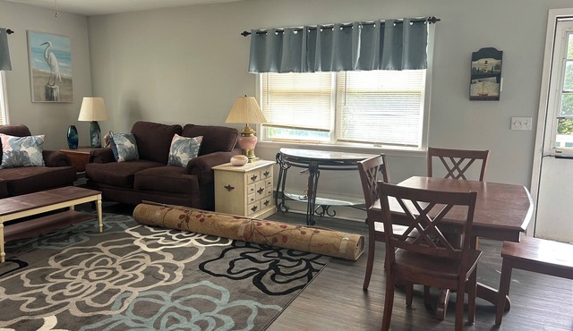 Cozy 1-bedroom apartment in Private Home in Baiting Hallow with AC in Baiting Hallow