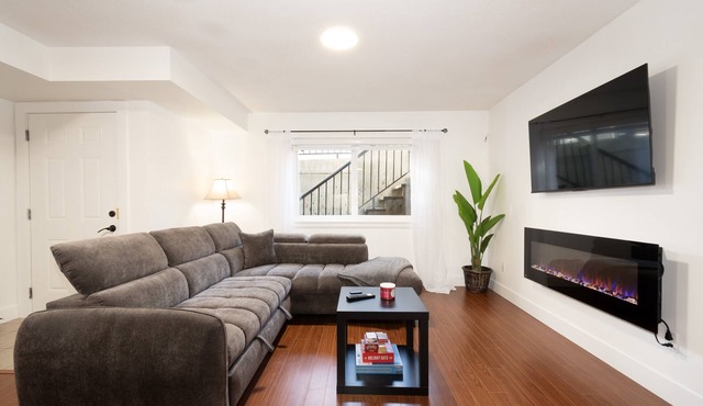 Cozy Basement in Langley – Sleeps 6 in Langley