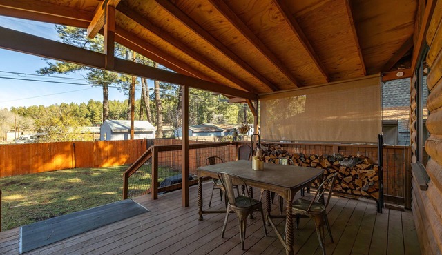 Cozy Cabin in the Pines w/Grill & Outdoor Dining in Flagstaff