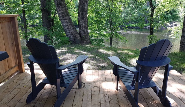 Cozy Riverfront Cottages in Tweed