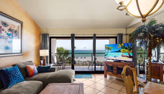 Direct gulf view, exceptional BEACH FRONT, quiet, small complex w/pool in Destin
