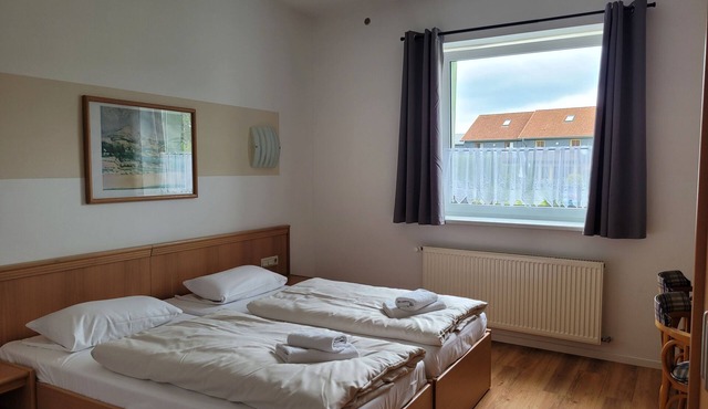 Double/2-bed room 08 Ground floor - Guesthouse Am Schloss in Kramerhof