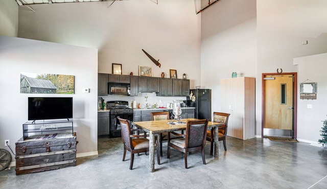 Downtown Del Norte Apartment: Ski, Hike & Shop! in Del Norte