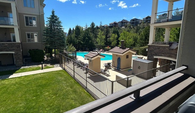 Golf Course Family Suite: Pool & Hot Tub - 1422 in Kelowna