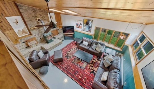 Hidden Hideaway in Sugar Grove