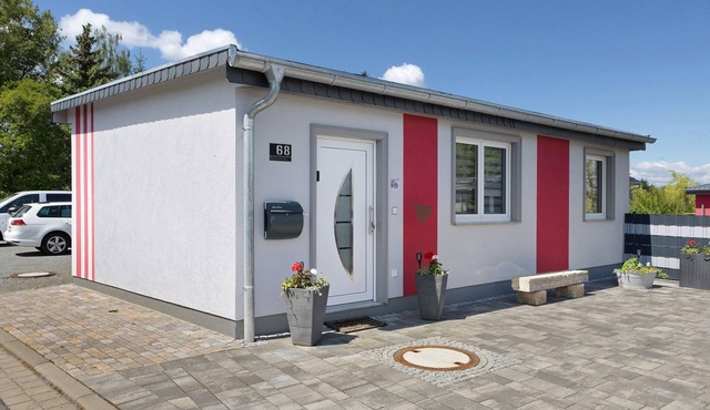 Holiday Home 'Pension Haus Leni' with Wi-Fi in Mühlhausen