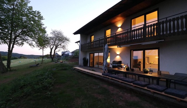 Holiday Home 'Talblick9 - Das Architektenhaus' with Private Terrace, Private Garden and Wi-Fi in Gerolstein