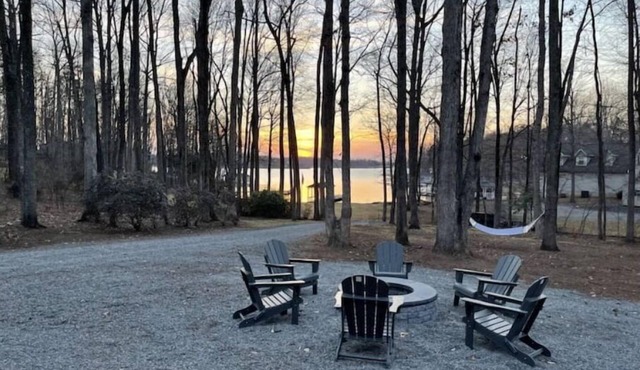 License To Chill - Lakefront/Screened in Porch in Bumpass