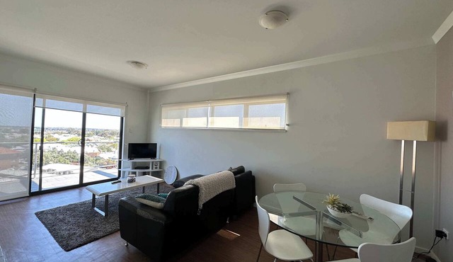 Lovely 2BR Apartment in West Perth with Parking! in West Perth