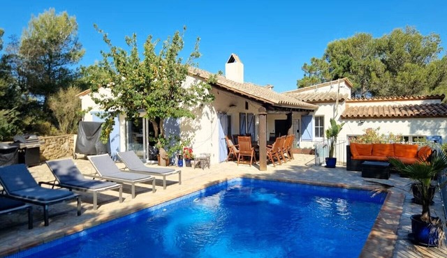 Lovely villa within walking distance of Begur with Private Pool and WiFi in Begur