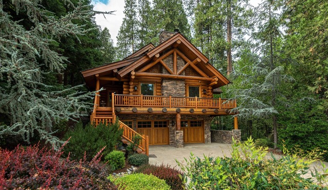 Luxury Log Cabin Bass Lake, Air Conditioning, backup generator, no cleaning fees in Bass Lake