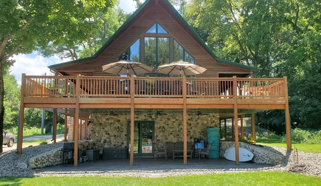 Luxury Rustic Estate on Lake Freeman in Monticello