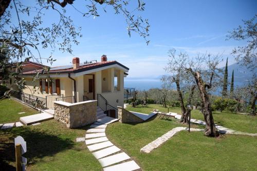 Maison Balù Apartments in Torri del Benaco