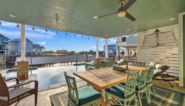 Mariner's Manor-Lakefront w/Pool & Boat Lift in Kingsland