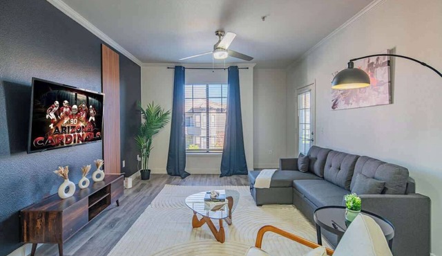 Mins To Westgate & Stadium | Pool Gym W/D Parking in Glendale