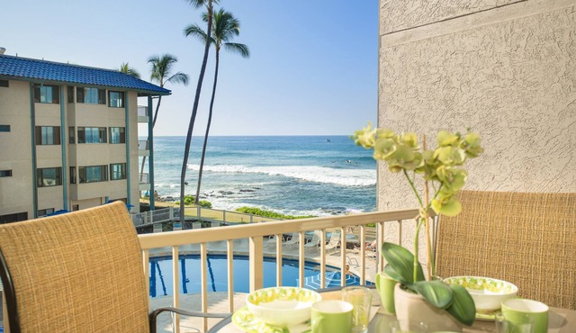 Newly Renovated Ocean View Condo 🐳 Stunning Views From The Lanai! 🌅 Kona Reef E-22 in Kailua-Kona