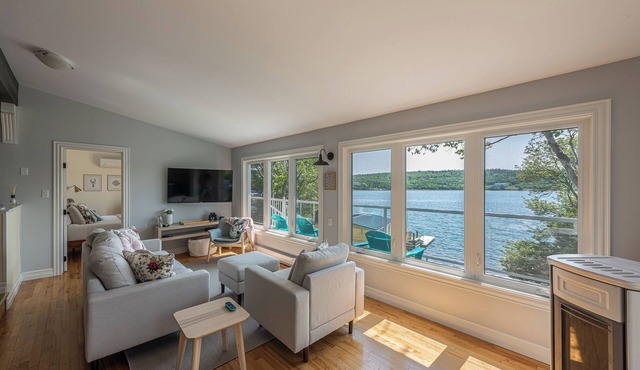 Oceanfront Hideaway w/Private Beach, 25 Mins from Halifax in Prospect Bay