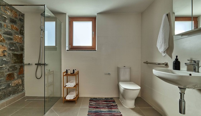 Omythos Uranos, Romantische Villa mit Grosser Privaterterrasse und Aussicht in Mithi Ornias