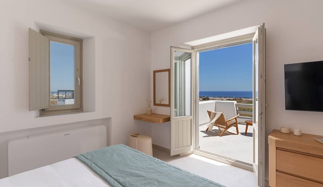 Platies Luxury Maisonette in Thira