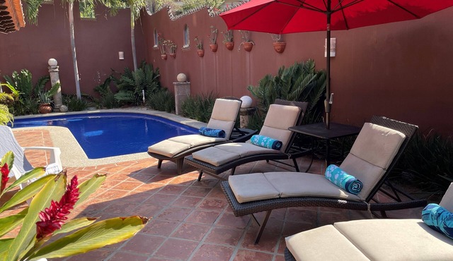PRIVATE HOUSE LOCATED IN THE POPULAR GOLDEN ZONE WITHIN 2 BLOCKS OF THE BEACH in Bucerías