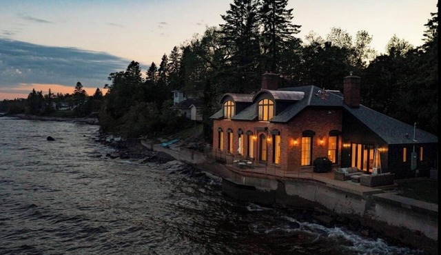 Pumphouse on Lake Superior I 200’ Lake Superior Frontage I Incredible Views in Duluth