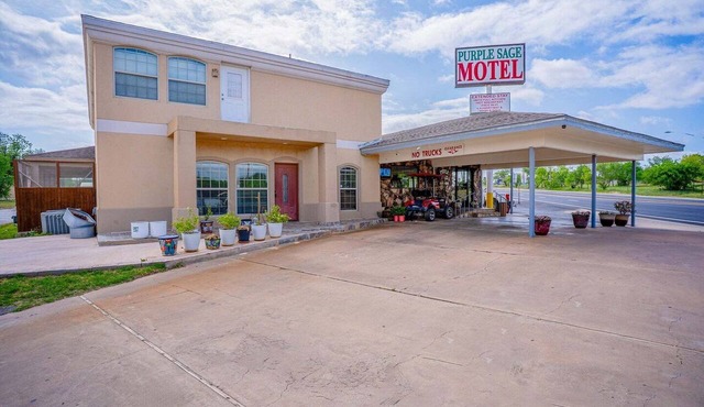 Queen Bed|Non-Smoking in Snyder TX