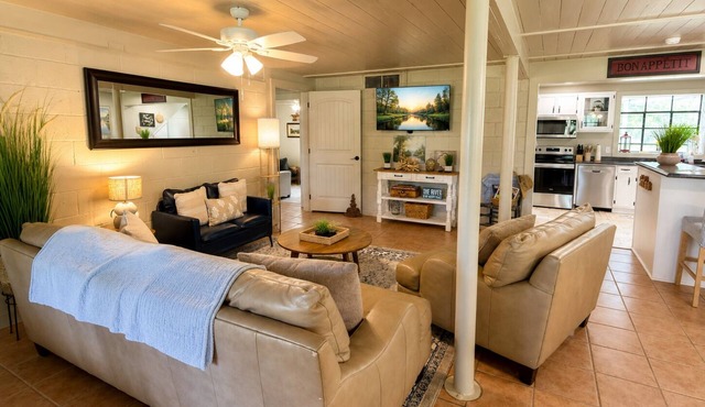 River House at Sleepy Hollow - Riverfront Retreat - Sleeps 14 in Ingram