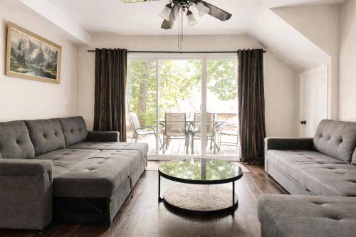 River Retreat- Hot tub-Games-BBQ-Bonfire-Sleeps 14 in Tweed
