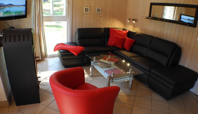 Sandburg 234 Vacation Home in Baabe. Enjoy breakfast on the sun terrace. Child-friendly amenities. A welcoming gallery with a view of the sea for those special moments of relaxation. Relaxation in the Sauna in Baabe