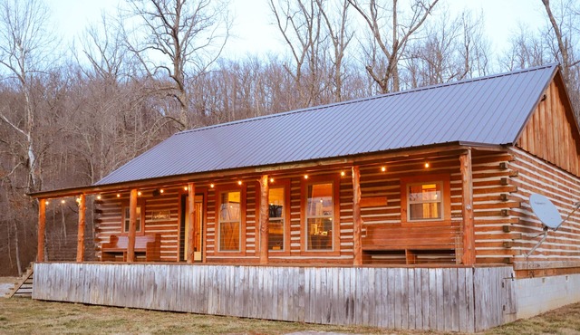 SASAFRASS luxury log Cabin, Creek,Lake Ride to the trails from the Cabin in Combs