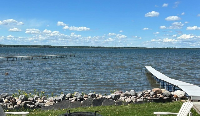 Scandinavian Lakefront Retreat at Sunset Point in Gunn