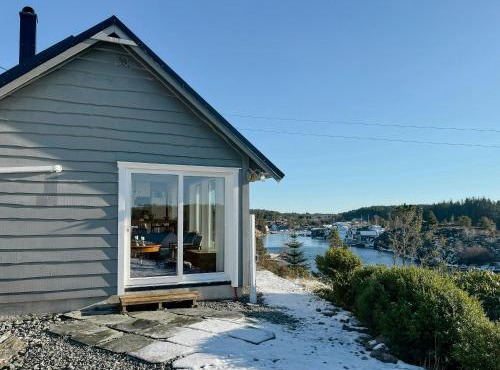 Seaside Cabin With Archipelago Views In Radøy in Bøvågen