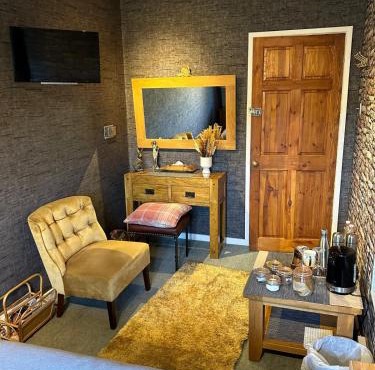 Shropshire Guestroom in Wolverhampton