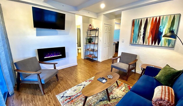 Silverthorne Summer Escape Amongst the Aspens! 2BR, 3Bed Renovated Condo in Silverthorne