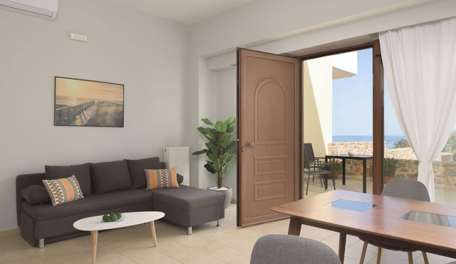 Sofia's Modern Apartment 1, 15 minutes walk from Chersonisos center in Heraklion