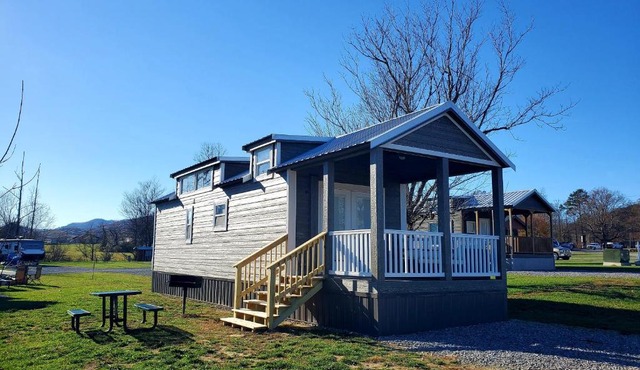 Southern Comfort cottage in Sevierville